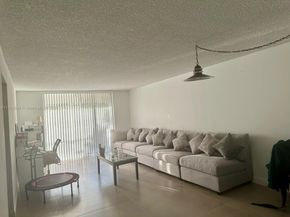 3300 W Rolling Hills Cir 401, Davie FL 33328