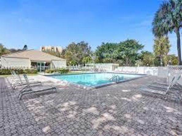 3300 W Rolling Hills Cir 401, Davie FL 33328