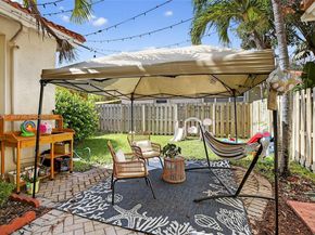 13174 NW 9th Ct, Pembroke Pines FL 33028