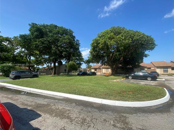 2031 SW 81st Way, Davie FL 33324