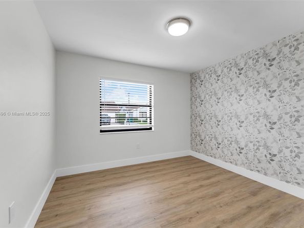 1052 NW 127th Path, Miami FL 33182
