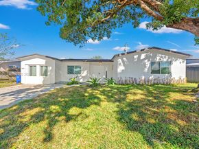 7971 NW 3rd Pl, Margate FL 33063