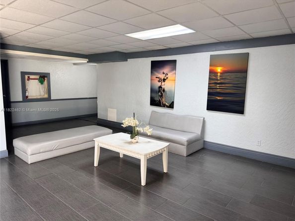 13499 Biscayne Blvd 703, North Miami FL 33181