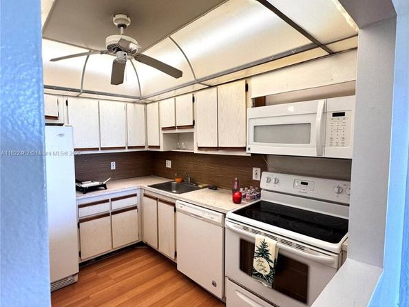 13499 Biscayne Blvd 703, North Miami FL 33181