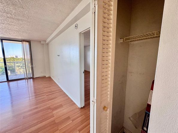 13499 Biscayne Blvd 703, North Miami FL 33181