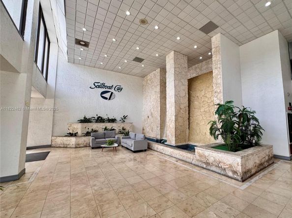 13499 Biscayne Blvd 703, North Miami FL 33181