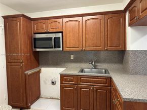 1130 11th St 4J, Miami Beach FL 33139