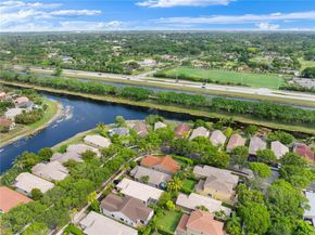 4361 Mahogany Ridge Dr, Weston FL 33331
