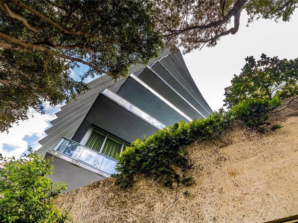 2675 S Bayshore Dr 1601S, Miami FL 33133