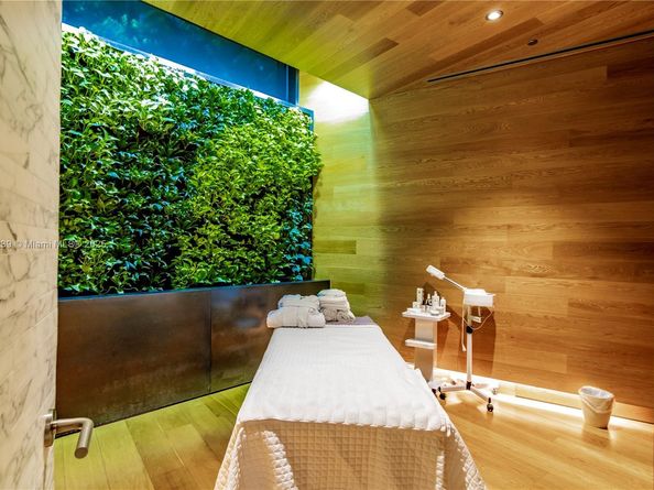 2675 S Bayshore Dr 1601S, Miami FL 33133