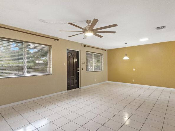 404 NE 24th Ave, Pompano Beach FL 33062