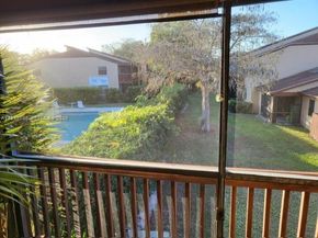 302 E Lakeview Dr E 302, Royal Palm Beach FL 33411