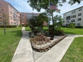 2841 Somerset Dr 117, Lauderdale Lakes FL 33311