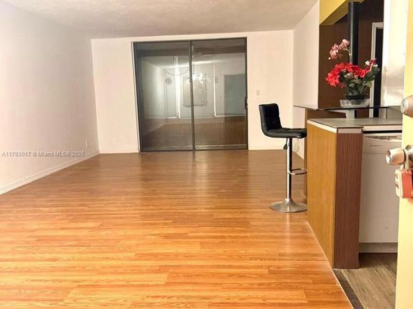 2841 Somerset Dr 117, Lauderdale Lakes FL 33311