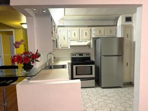 2841 Somerset Dr 117, Lauderdale Lakes FL 33311