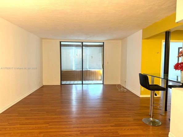 2841 Somerset Dr 117, Lauderdale Lakes FL 33311