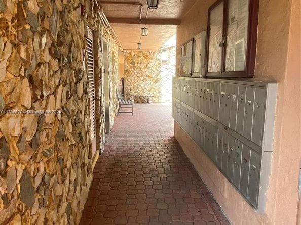 2841 Somerset Dr 117, Lauderdale Lakes FL 33311