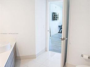 121 NE 34th St 2616, Miami FL 33137