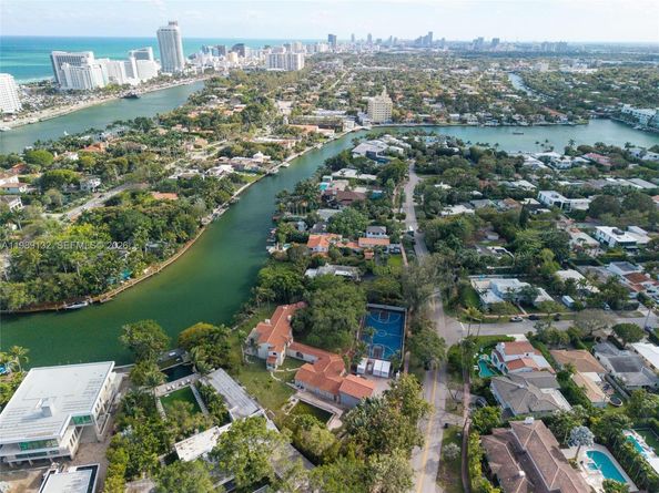 5005 Lakeview Dr, Miami Beach FL 33140
