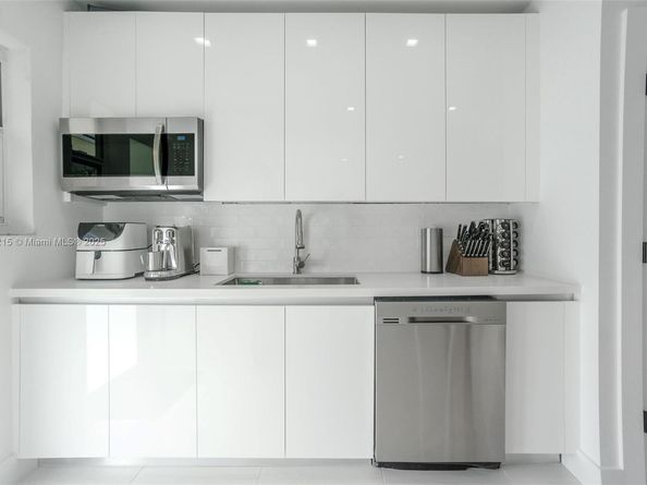 3909 Garden Avenue, Miami Beach FL 33140