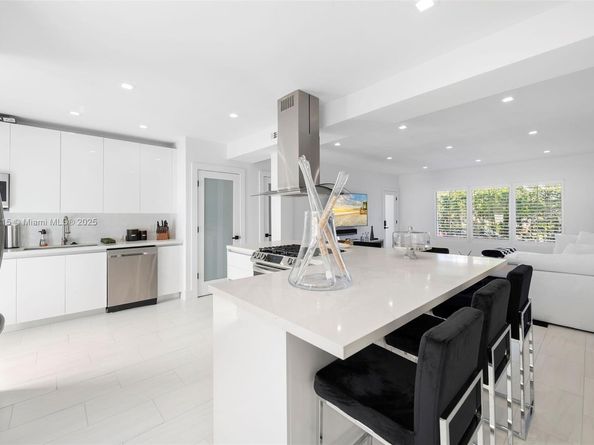 3909 Garden Avenue, Miami Beach FL 33140