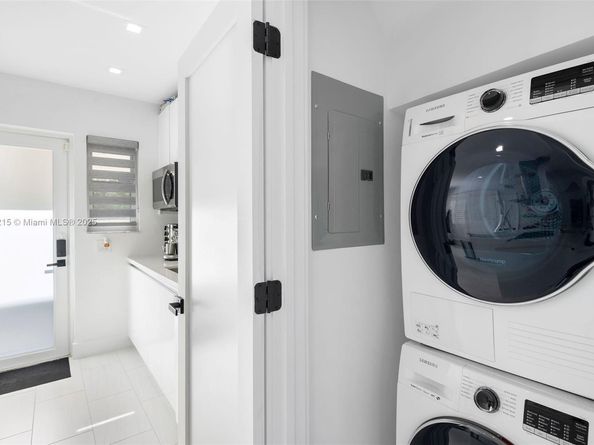 3909 Garden Avenue, Miami Beach FL 33140