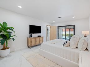2415 NE 35th Dr, Fort Lauderdale FL 33308