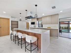 2415 NE 35th Dr, Fort Lauderdale FL 33308