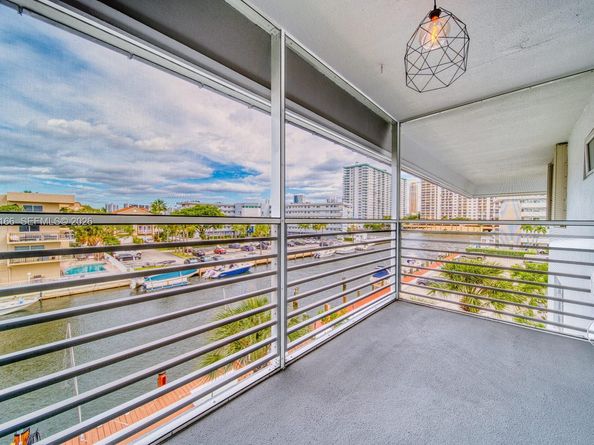 3849 NE 169th St 412, North Miami Beach FL 33160