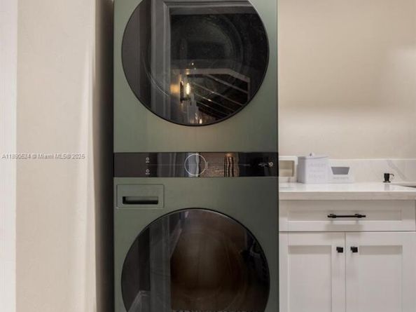 8521 SW 145th St, Palmetto Bay FL 33158