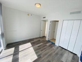 475 Brickell Ave 3715, Miami FL 33131