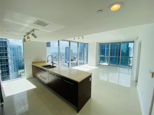 475 Brickell Ave 3715, Miami FL 33131