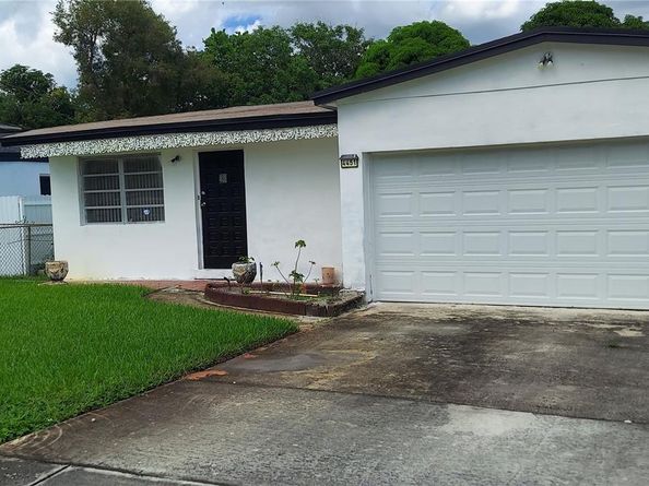 4451 SW 21st St, West Park FL 33023