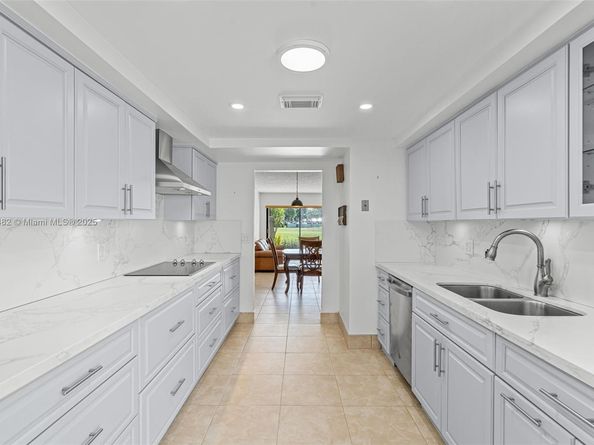 19435 E Lake Dr, Hialeah FL 33015