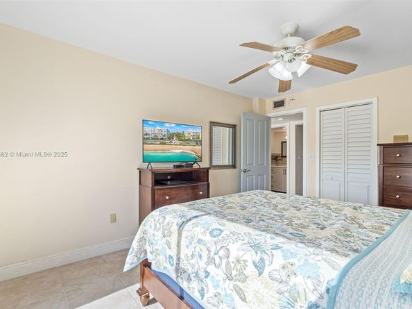 19435 E Lake Dr, Hialeah FL 33015