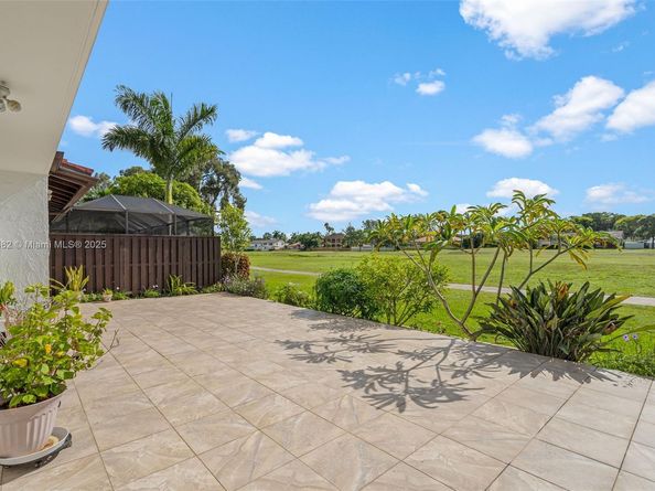 19435 E Lake Dr, Hialeah FL 33015