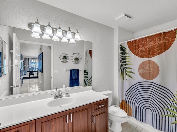 16260 La Costa Dr, Weston FL 33326