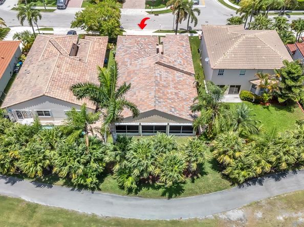 16260 La Costa Dr, Weston FL 33326