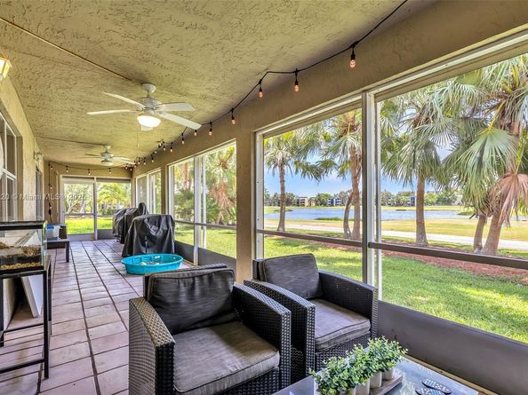 16260 La Costa Dr, Weston FL 33326