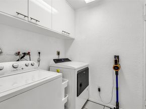 16260 La Costa Dr, Weston FL 33326