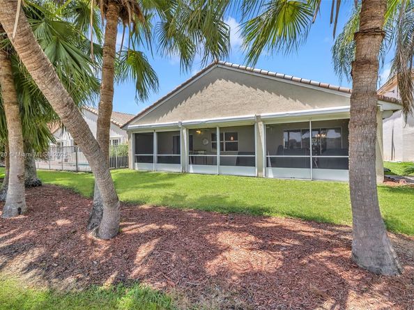 16260 La Costa Dr, Weston FL 33326