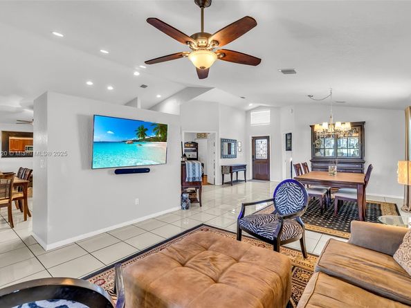 16260 La Costa Dr, Weston FL 33326