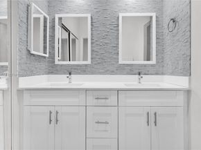 1959 SE 10th St, Homestead FL 33035