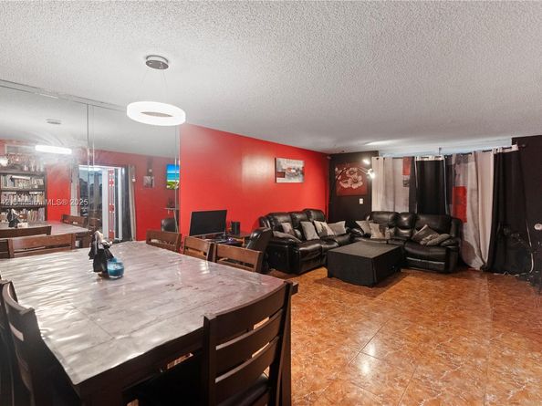 403 NW 68th Ave 317, Plantation FL 33317