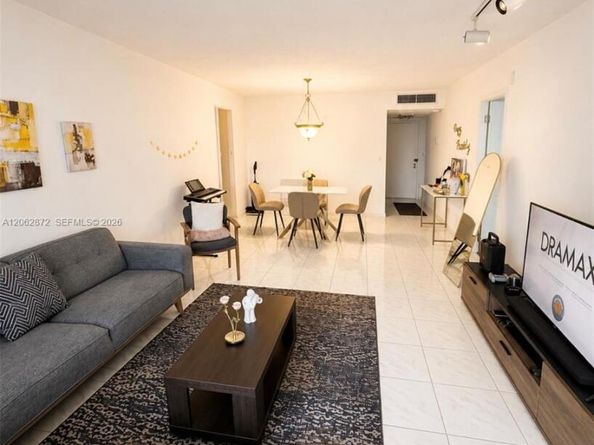 600 Three Islands Blvd 1207, Hallandale Beach FL 33009