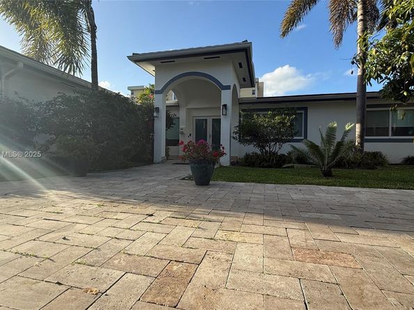 2105 Arch Creek Dr, North Miami FL 33181