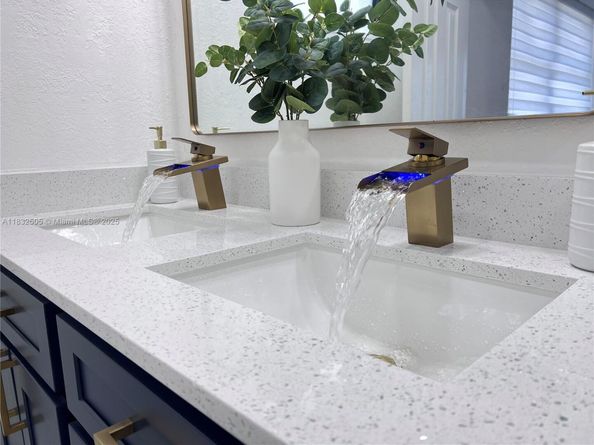 515 NW 30th Ter, Fort Lauderdale FL 33311
