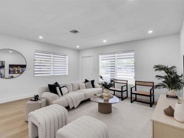 515 NW 30th Ter, Fort Lauderdale FL 33311
