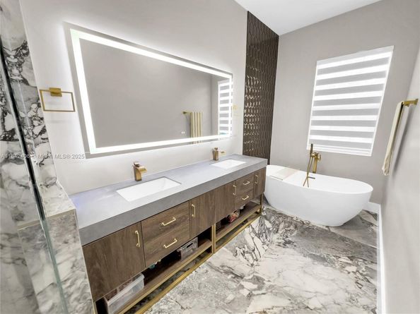 3907 NE 170th St 3907, North Miami Beach FL 33160