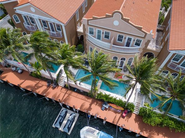 3907 NE 170th St 3907, North Miami Beach FL 33160